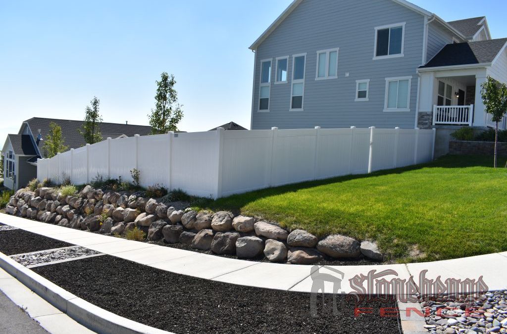 White Privacy Style Vinyl Fence – Lehi, UT